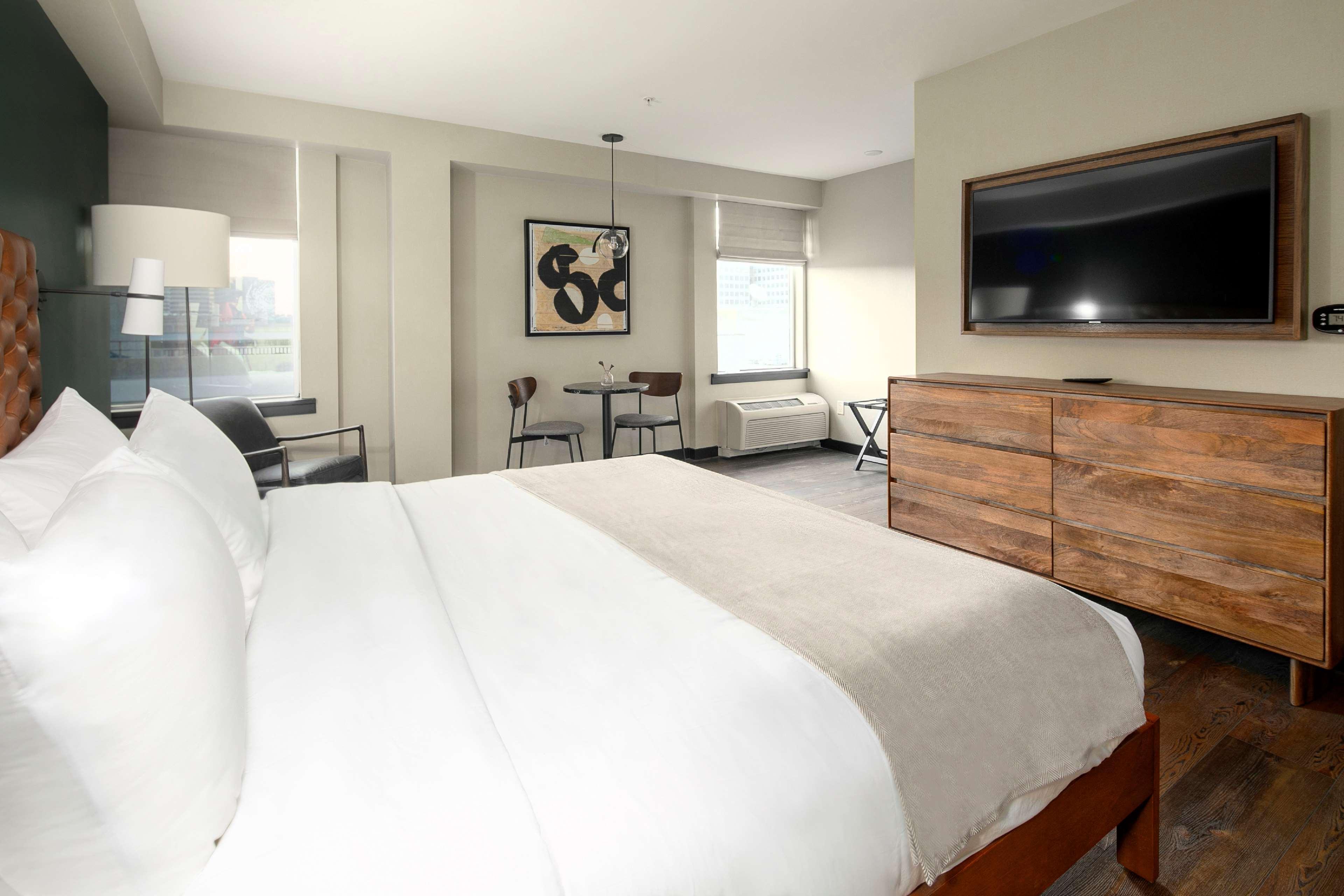 The Lloyd Stamford, Tapestry Collection By Hilton Otel Dış mekan fotoğraf