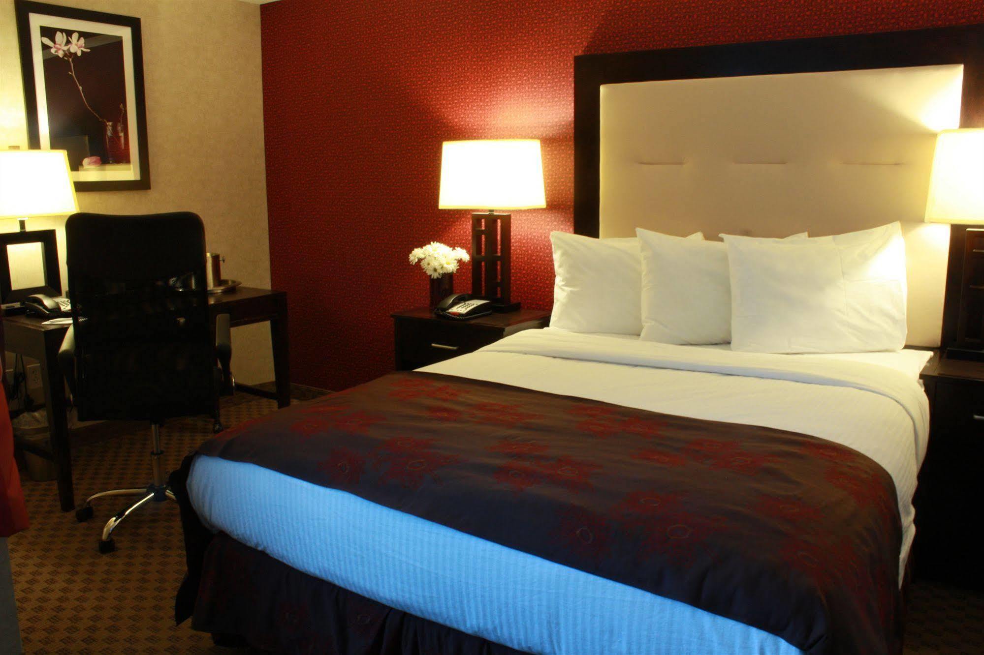 The Lloyd Stamford, Tapestry Collection By Hilton Otel Dış mekan fotoğraf